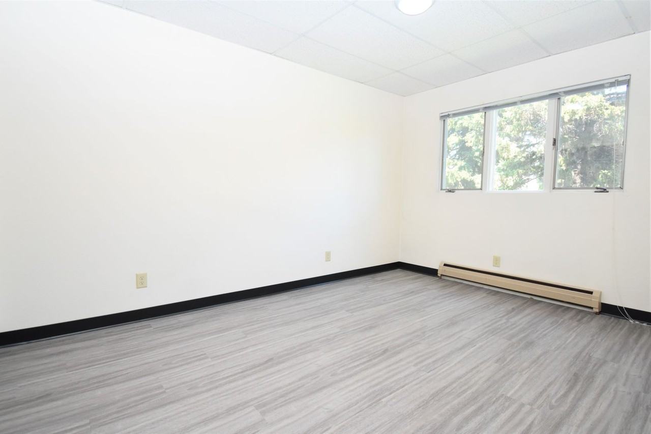 801 W Villard St #32 - Photo 7 of 10