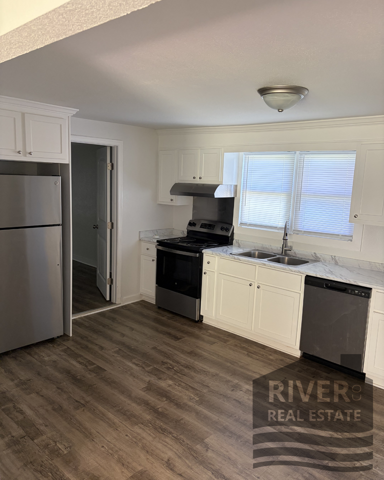 517 Woodward Ave #1 - Photo 3 of 13