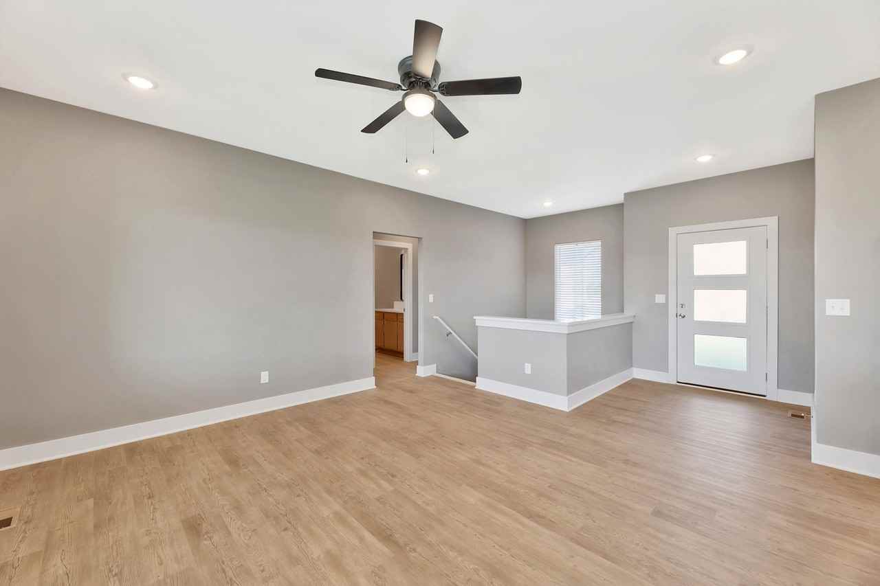 969 Long Path Cir #1 - Photo 4 of 36