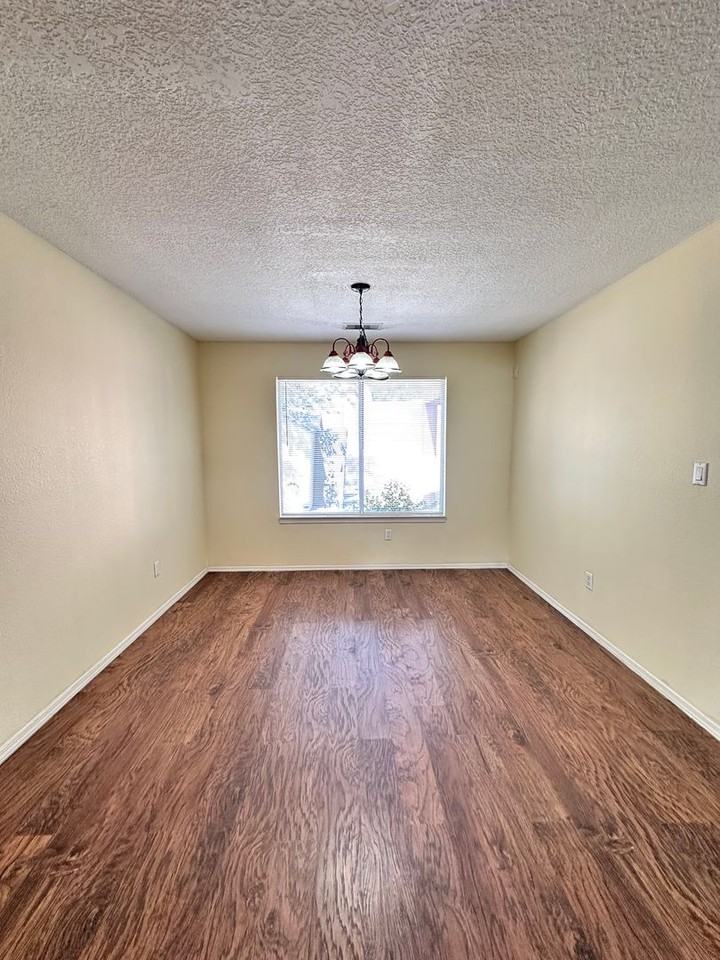 559 Sky Tower St Sw - Photo 4 of 42