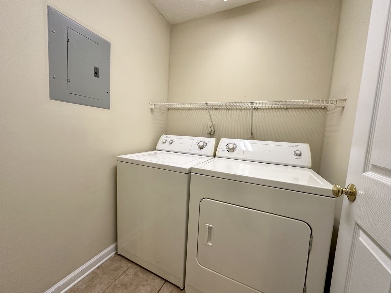 535 W Glenn Ave #212 - Photo 5 of 7
