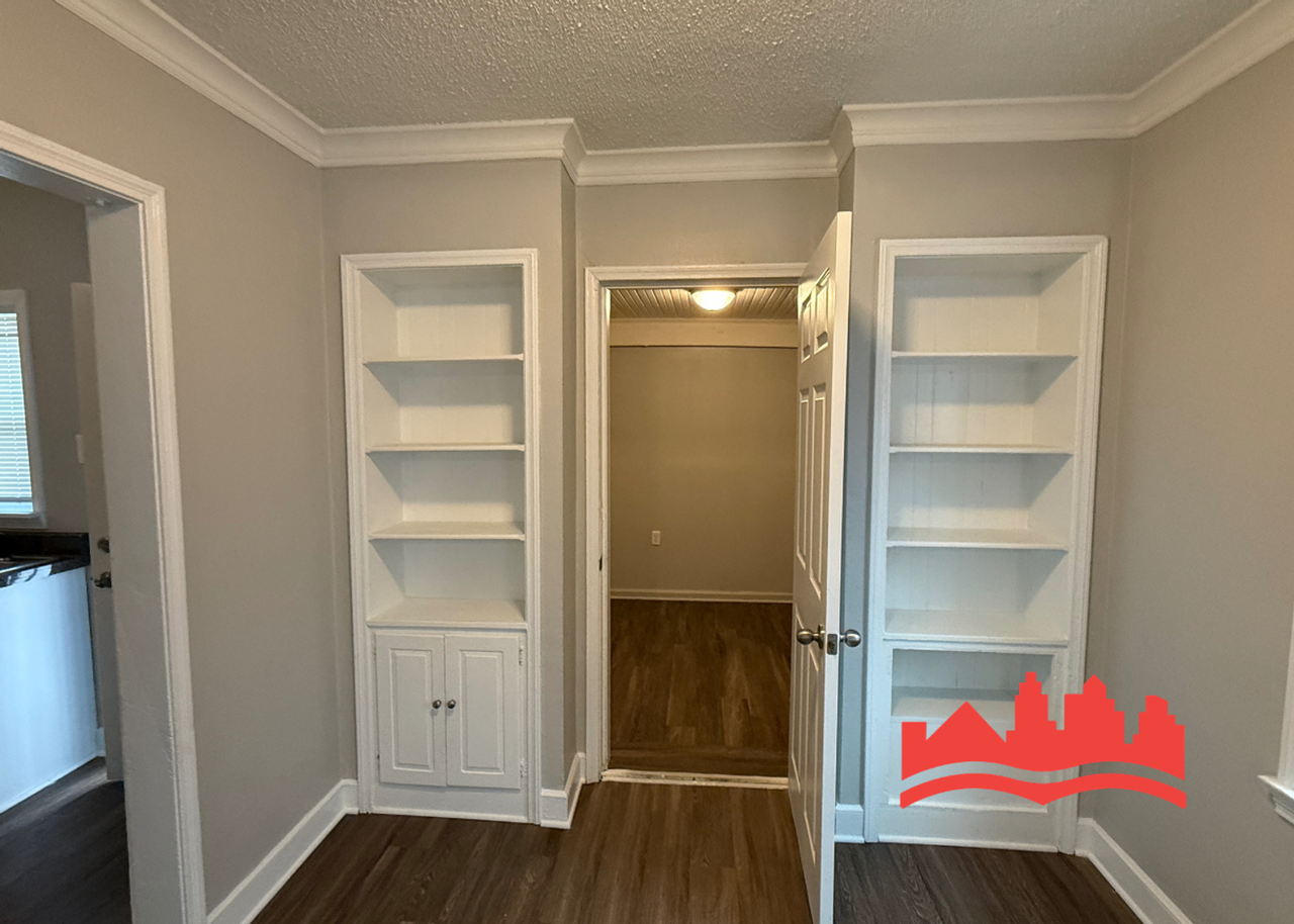 993 Gordon St - Photo 5 of 17