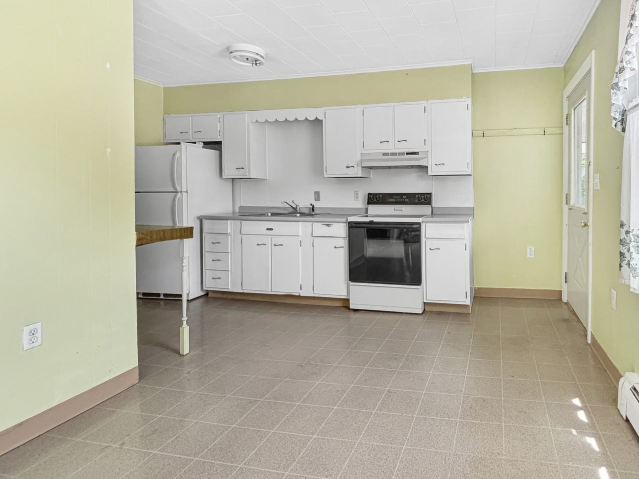 527 Penobscot Ave #8