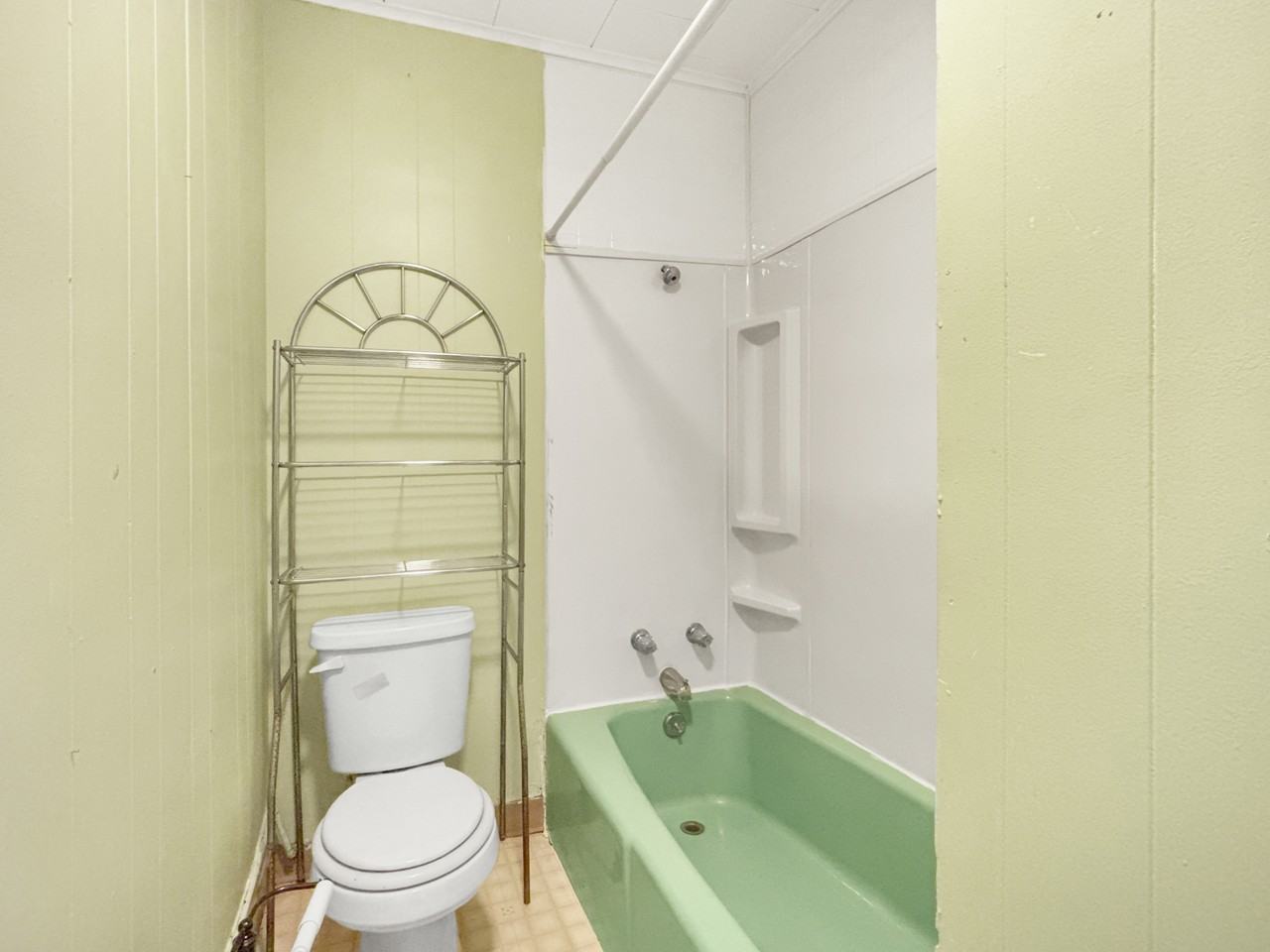 527 Penobscot Ave #8 - Photo 4 of 6
