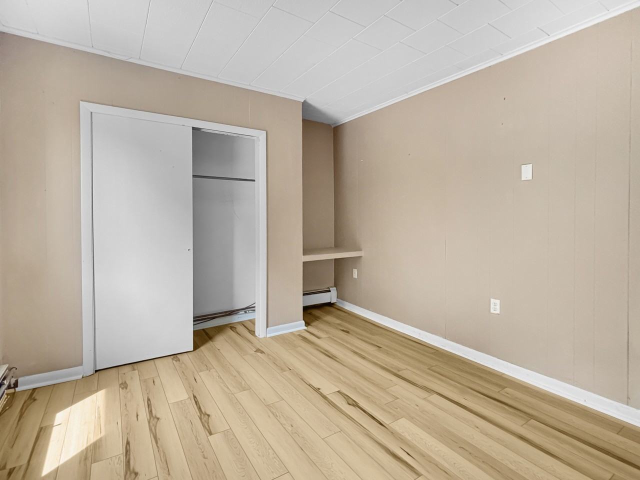 527 Penobscot Ave #8 - Photo 5 of 6