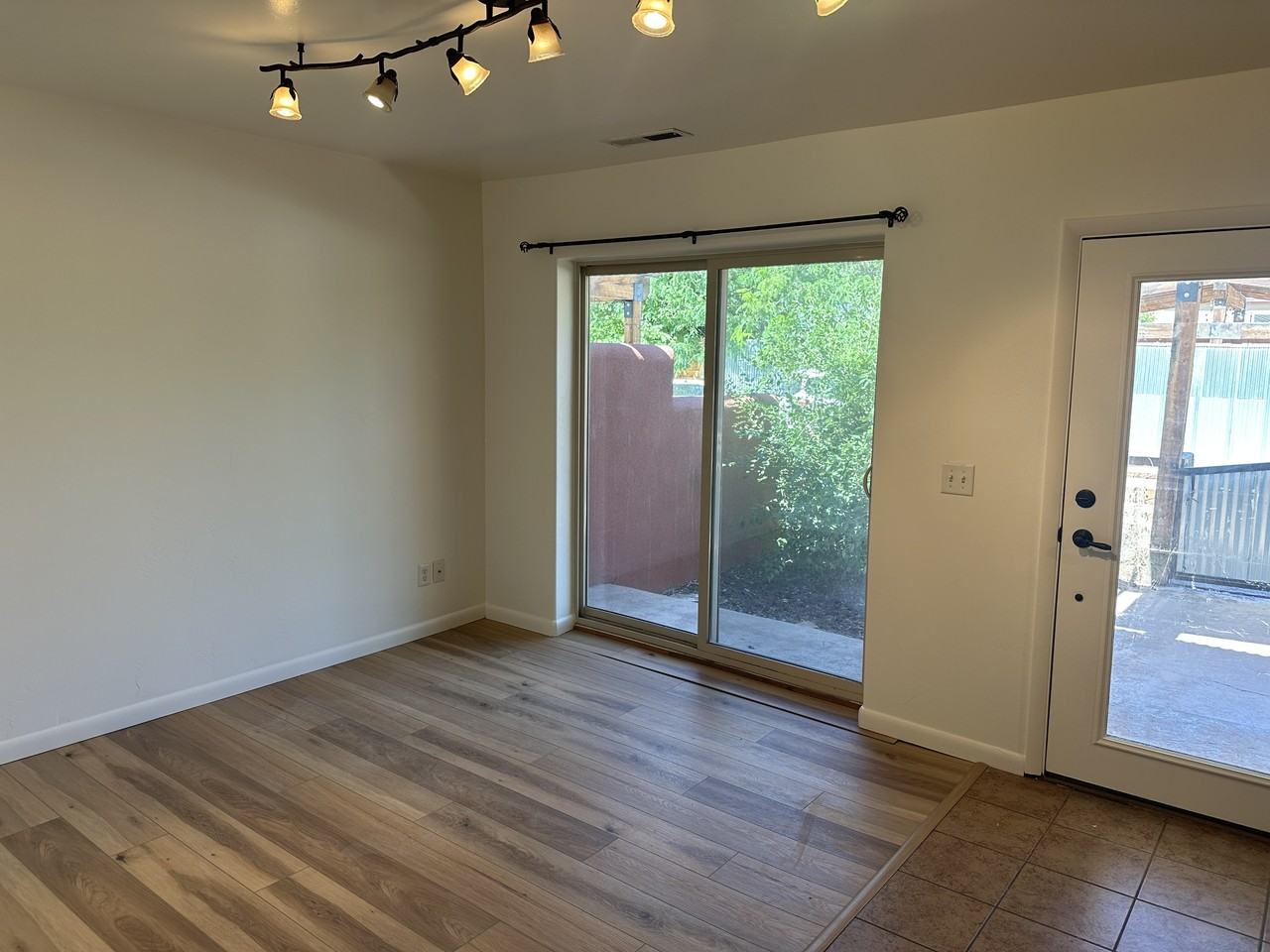 208 East 200 South - 2Suit 1-6 #2 - Photo 3 of 18