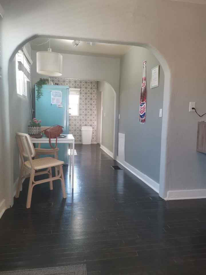 201 Pine St Se #ABQ - Photo 2 of 12