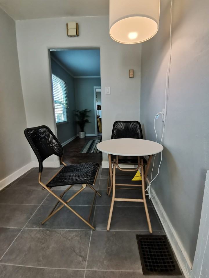 201 Pine St Se #ABQ - Photo 4 of 12