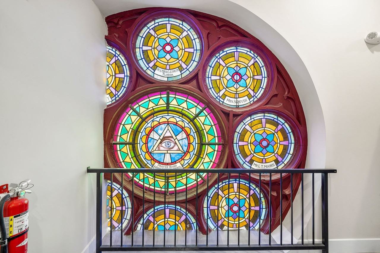 Incredibly redesigned Church - Photo 6 of 12