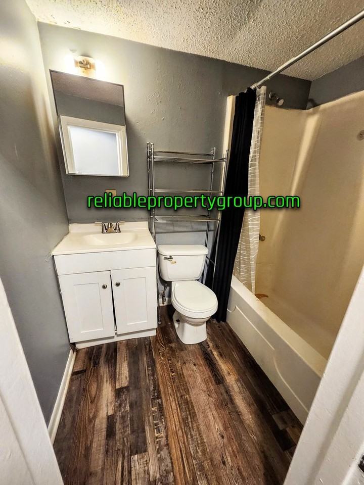 805 N Washington St #7 - Photo 6 of 10