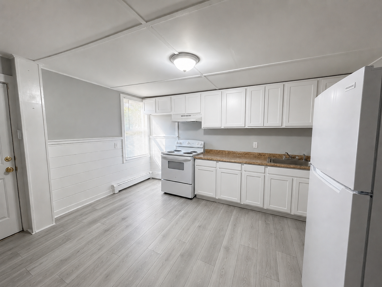220 Weir St #4 - Photo 3 of 20