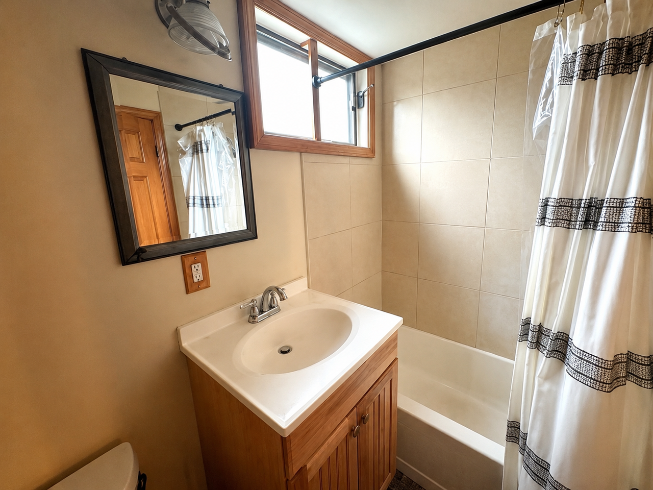 9 Weir Ave #3 - Photo 4 of 9