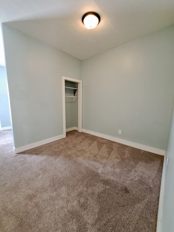 227 Livingston Ave #227 - Photo 5 of 9