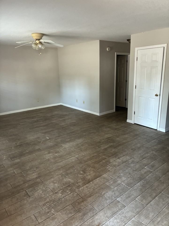 906 Scott St #A - Photo 3 of 10