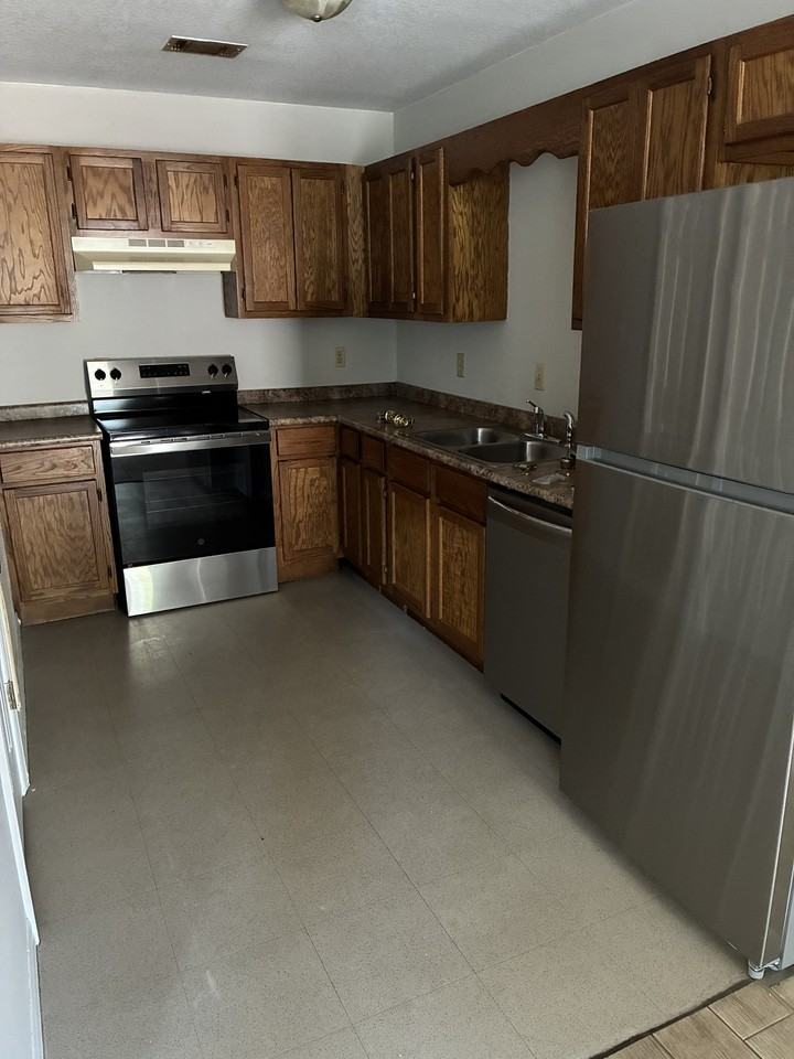 906 Scott St #A - Photo 4 of 10