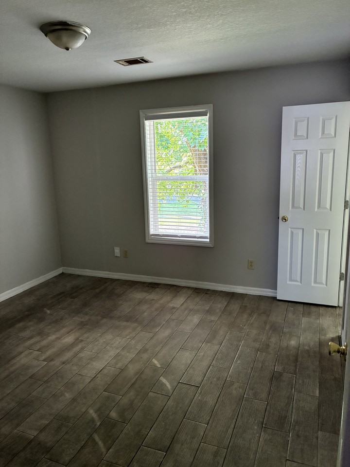 906 Scott St #A - Photo 5 of 10