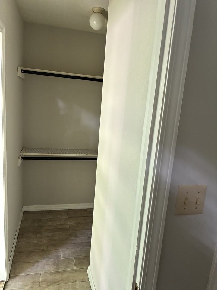 906 Scott St #A - Photo 6 of 10