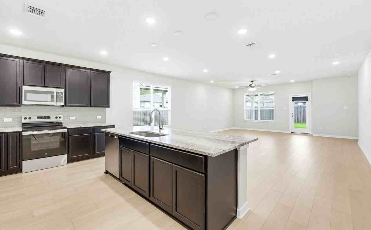 7828 Krenek Tap Dr - Photo 2 of 18