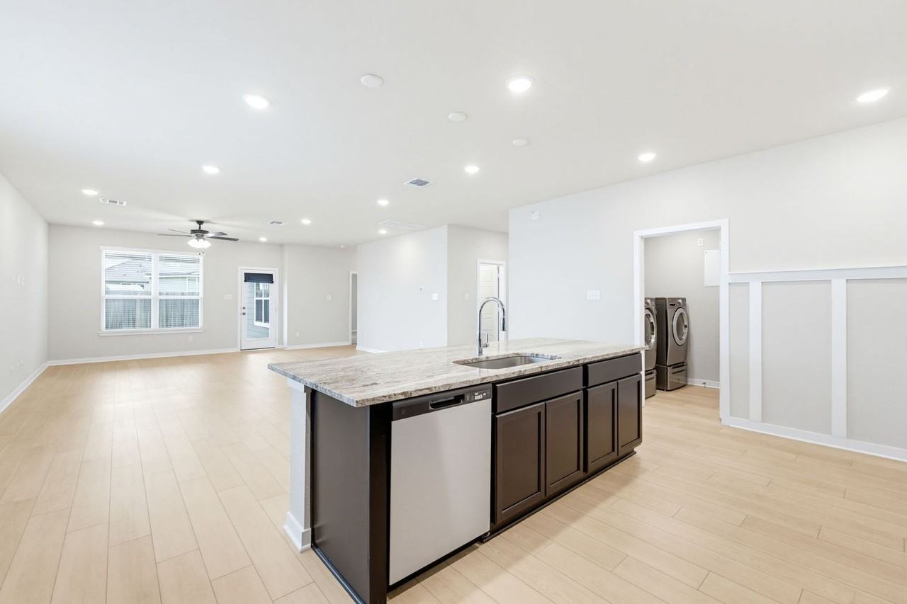 7828 Krenek Tap Dr - Photo 4 of 18
