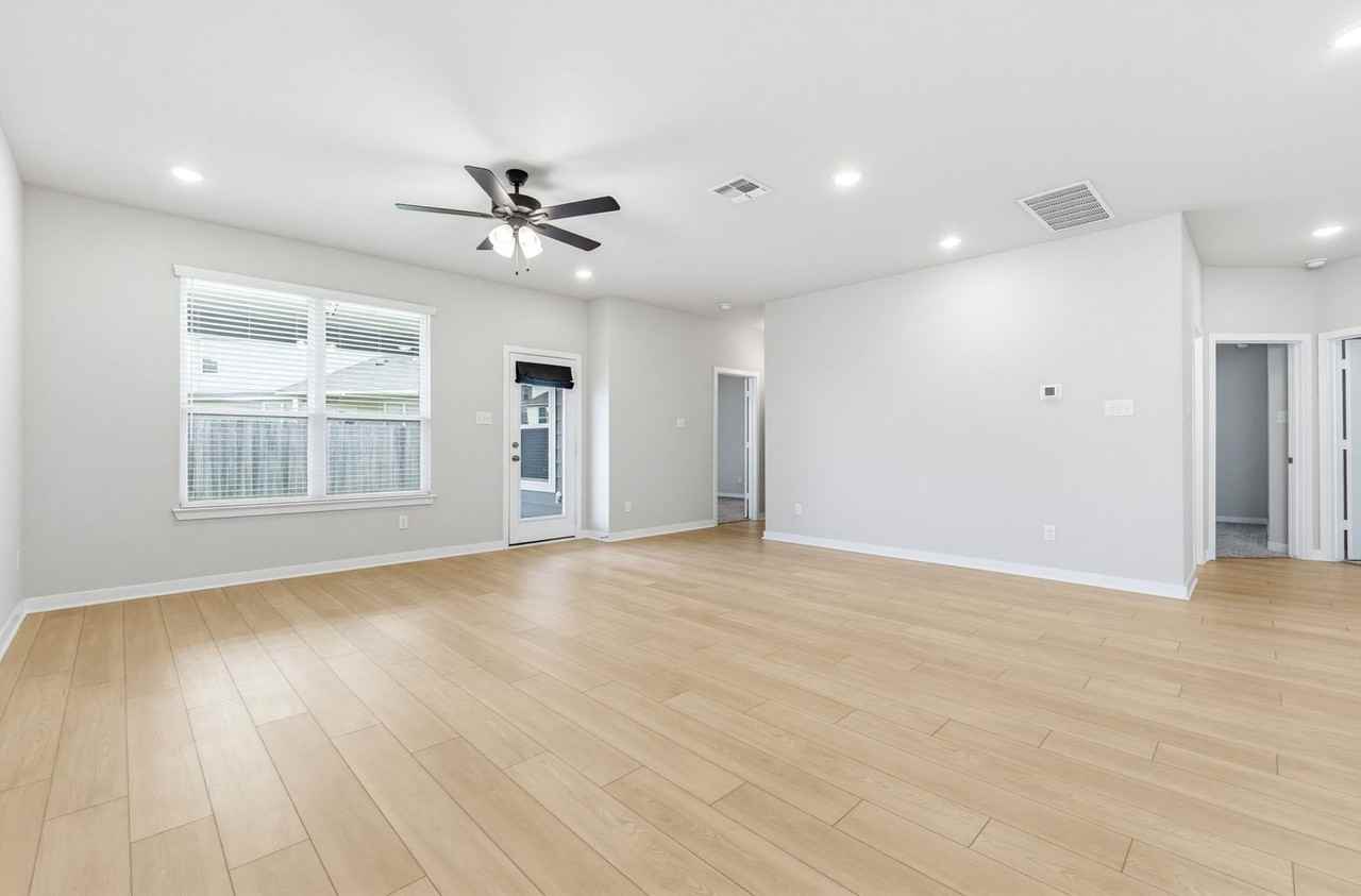 7828 Krenek Tap Dr - Photo 5 of 18