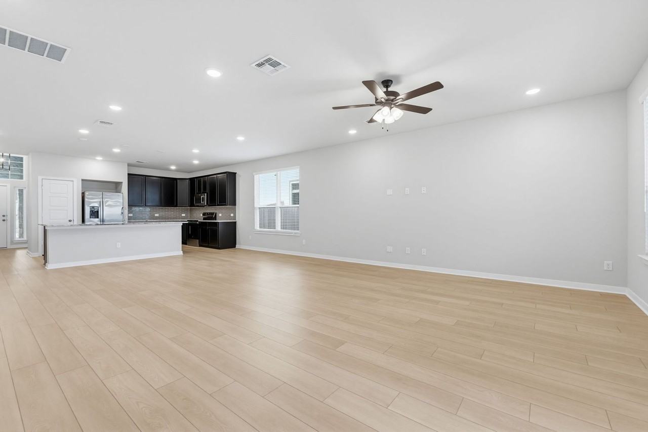 7828 Krenek Tap Dr - Photo 6 of 18