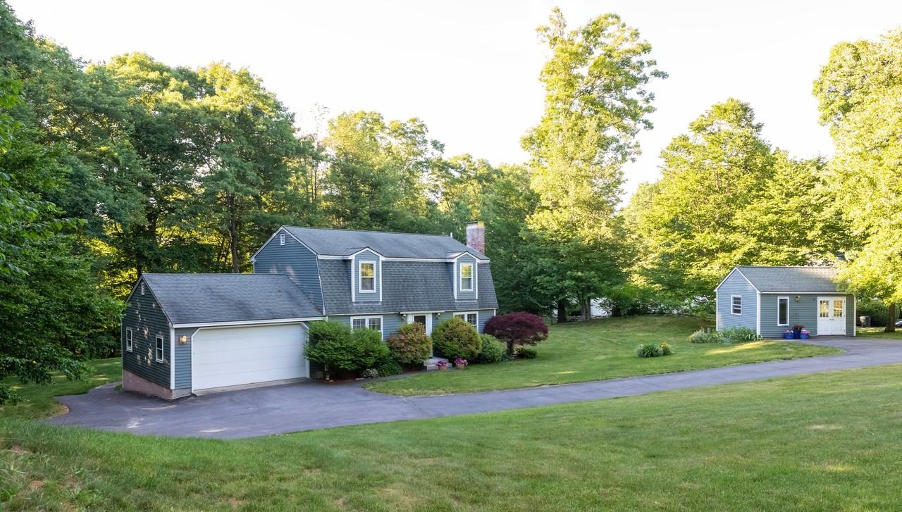 7 Laurel Hill Road7 Laurel Hill Road7 Laurel Hill Road #1 - Photo 2 of 17