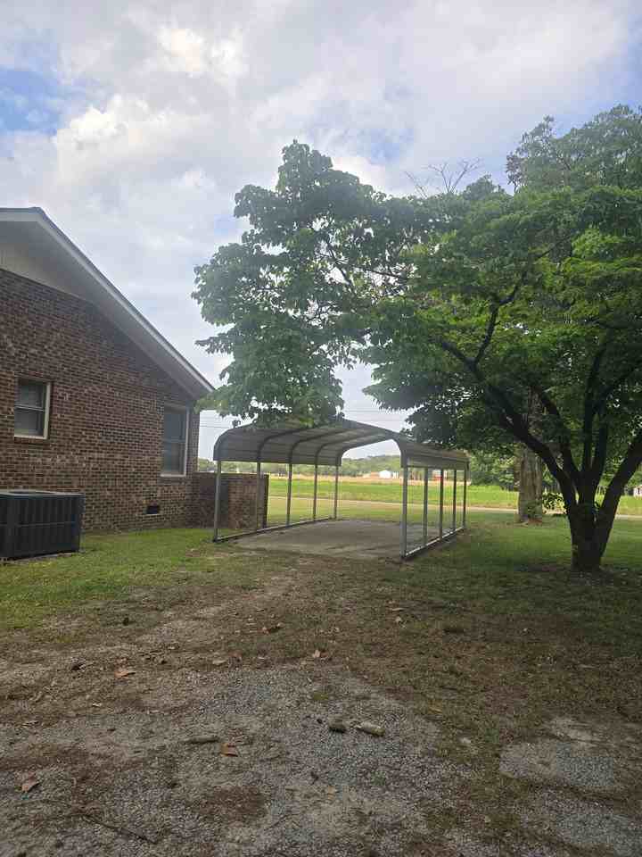 401 Pecan St #1 - Photo 2 of 18