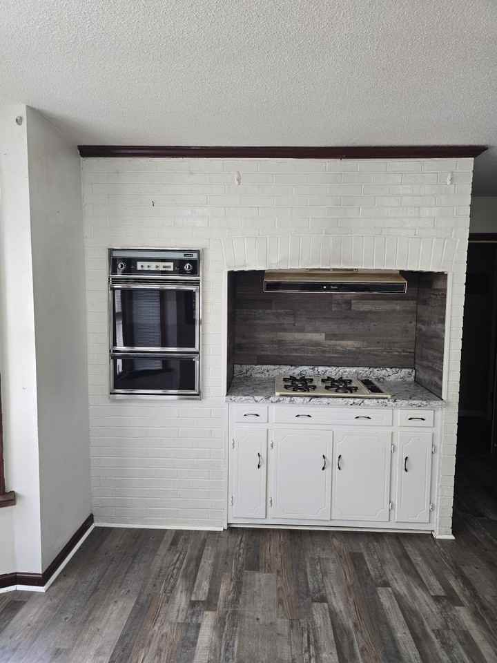 401 Pecan St #1 - Photo 7 of 18