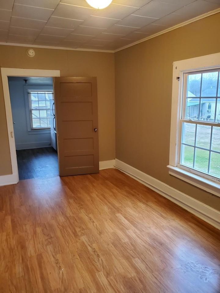 106 E Green St #4 - Photo 2 of 6