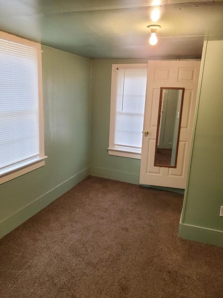 106 E Green St #4 - Photo 3 of 6