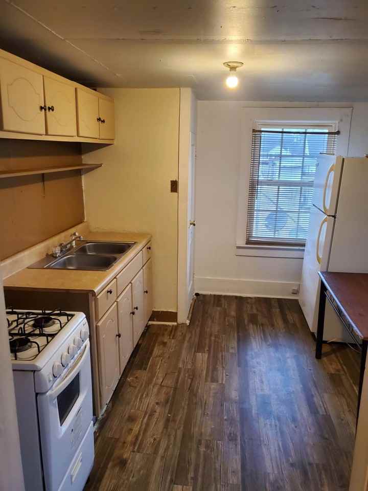 106 E Green St #4 - Photo 4 of 6