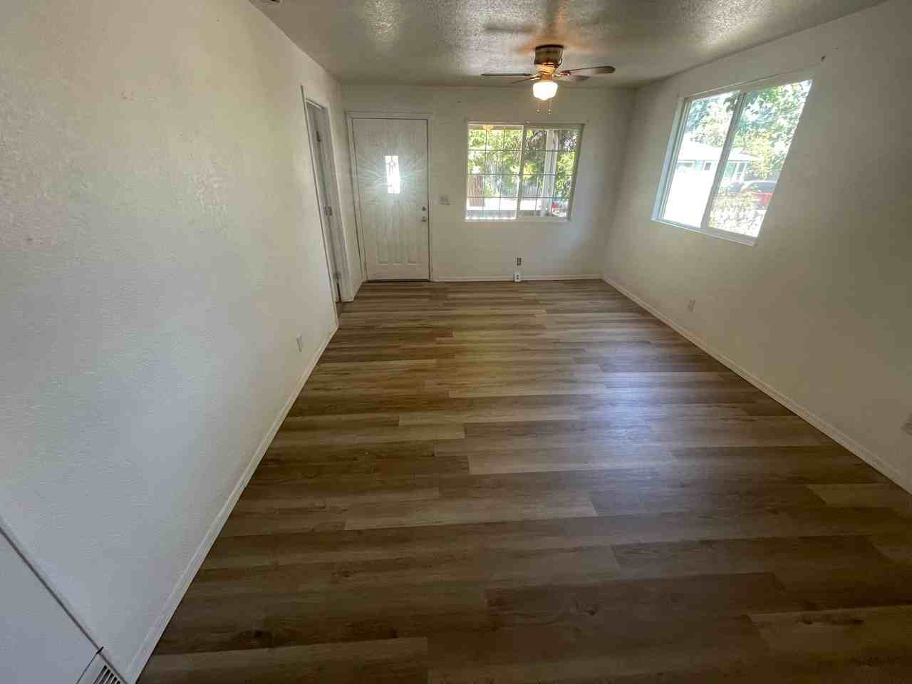 855 Se Flint St - Photo 3 of 5