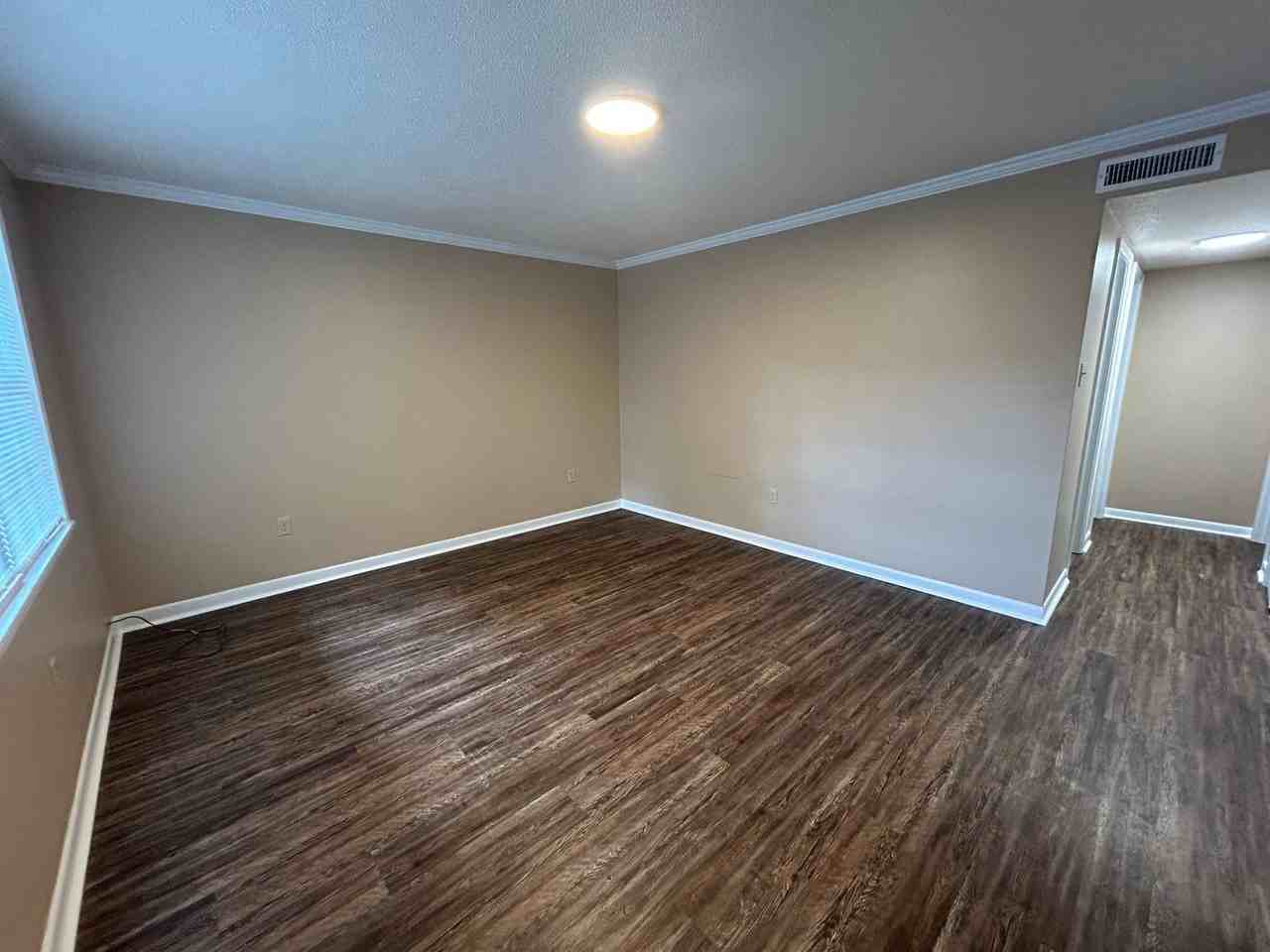 250 N Washington Ave #23 - Photo 2 of 6