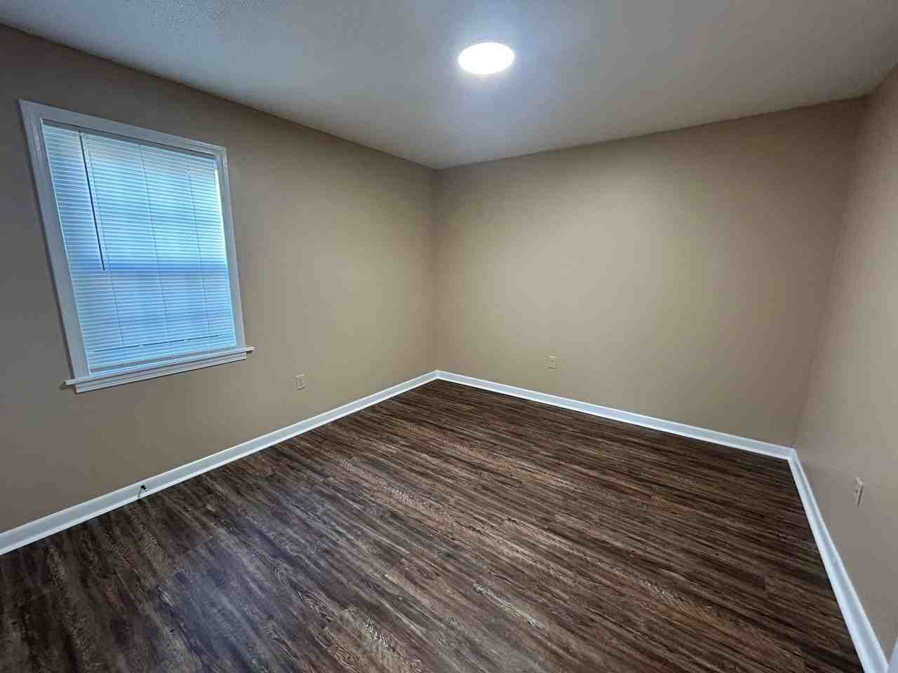 250 N Washington Ave #23 - Photo 4 of 6