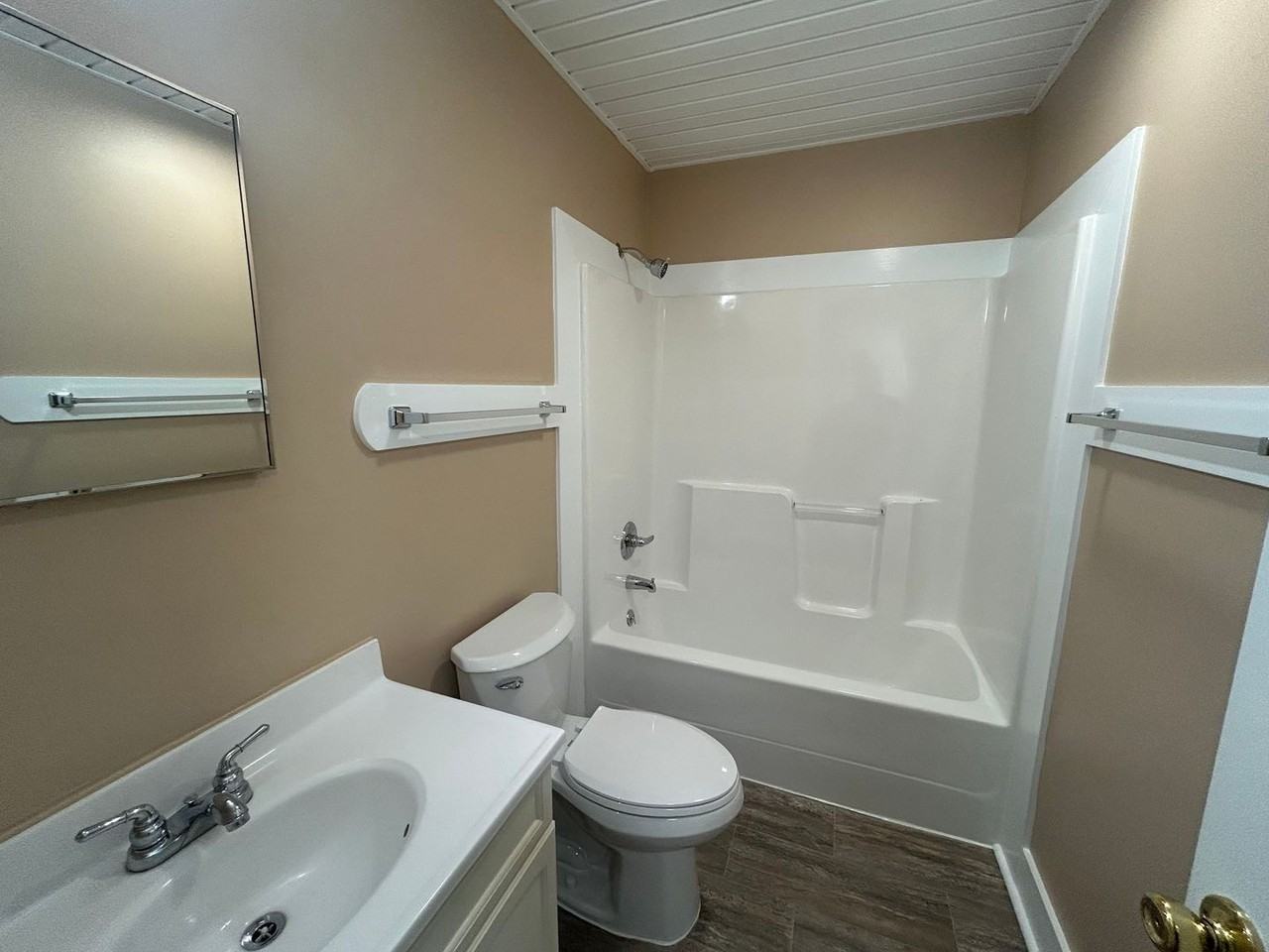 250 N Washington Ave #23 - Photo 5 of 6