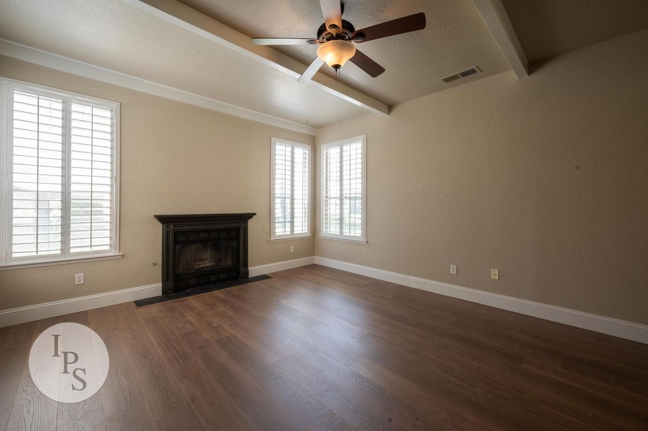 8153 N Cedar Ave #126 - Photo 4 of 24
