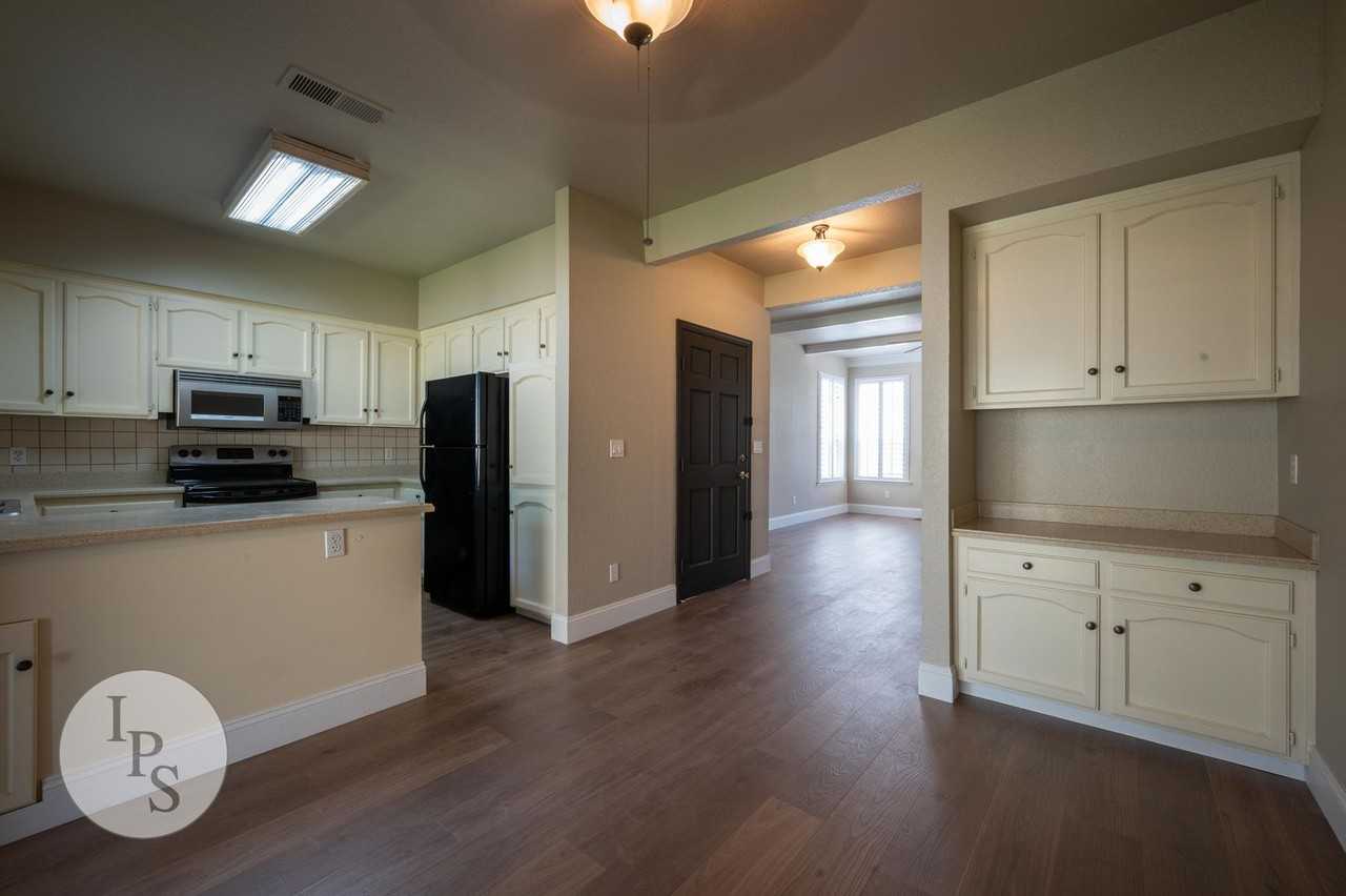 8153 N Cedar Ave #126 - Photo 6 of 24