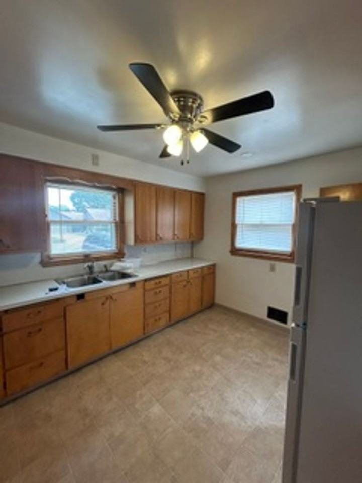 22 S Randall Ave - Photo 5 of 16