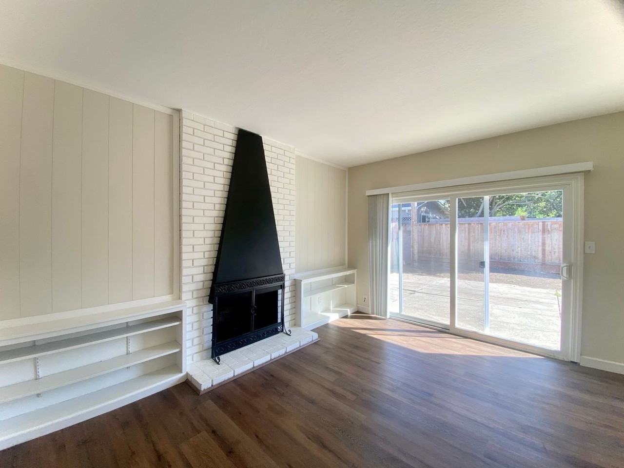 37051 Shasta St - Photo 5 of 18