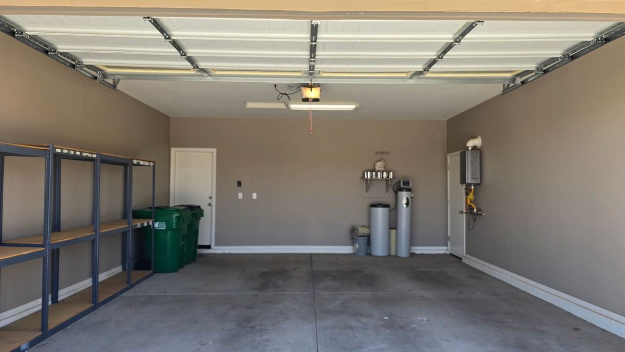 17210 W Diana Ave - Photo 5 of 35