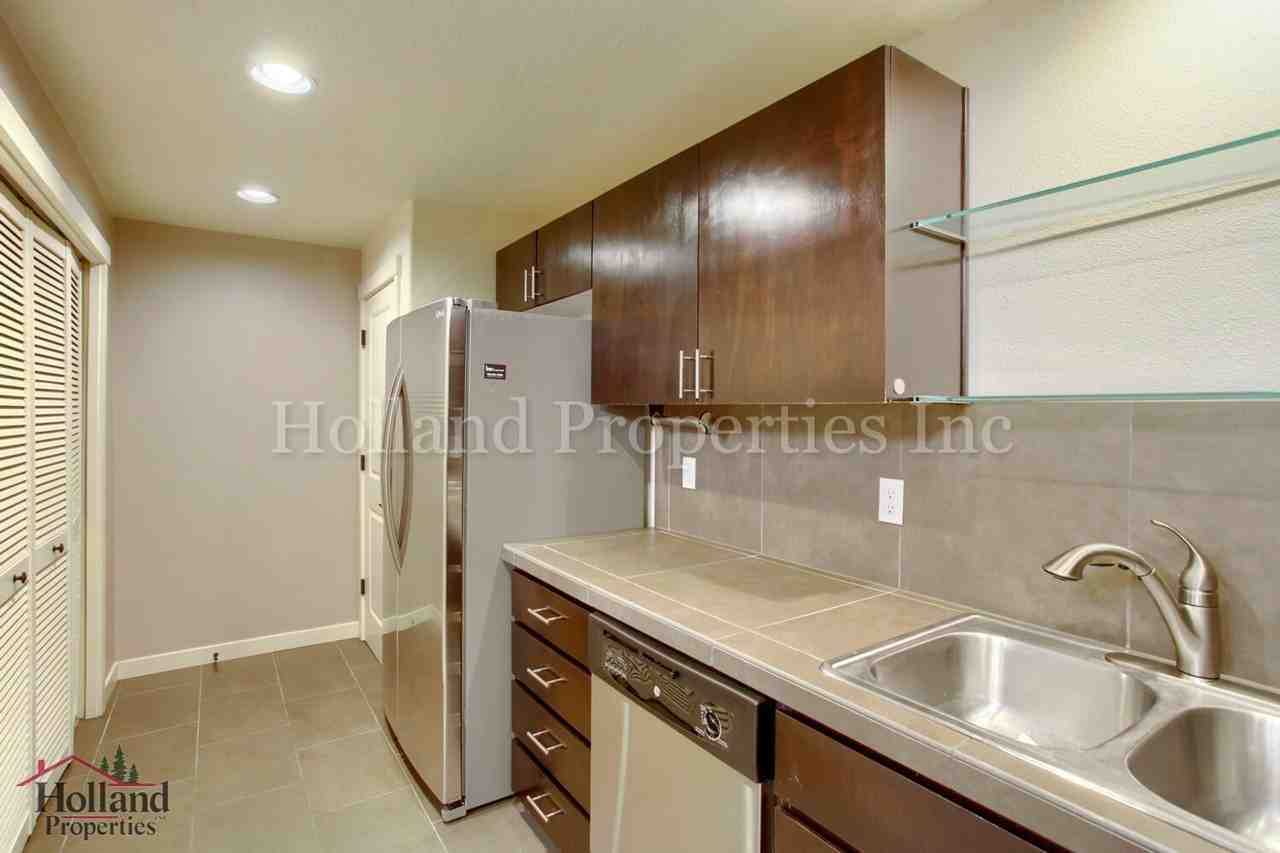 670 Ne Roydon Ln - Photo 7 of 18