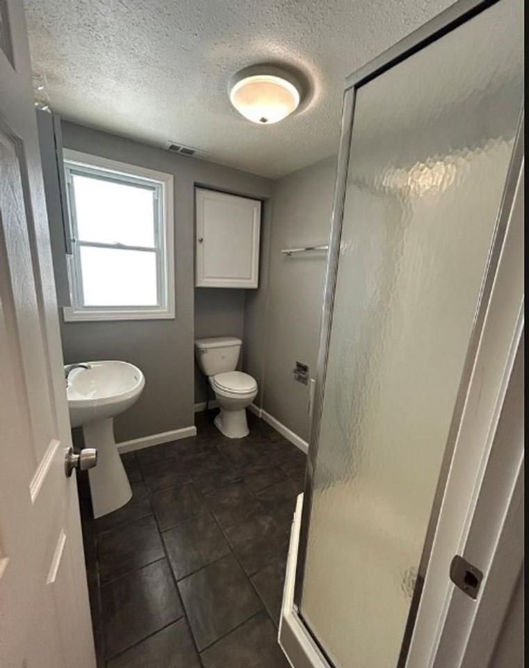 20 Leonard Dr - Photo 2 of 12