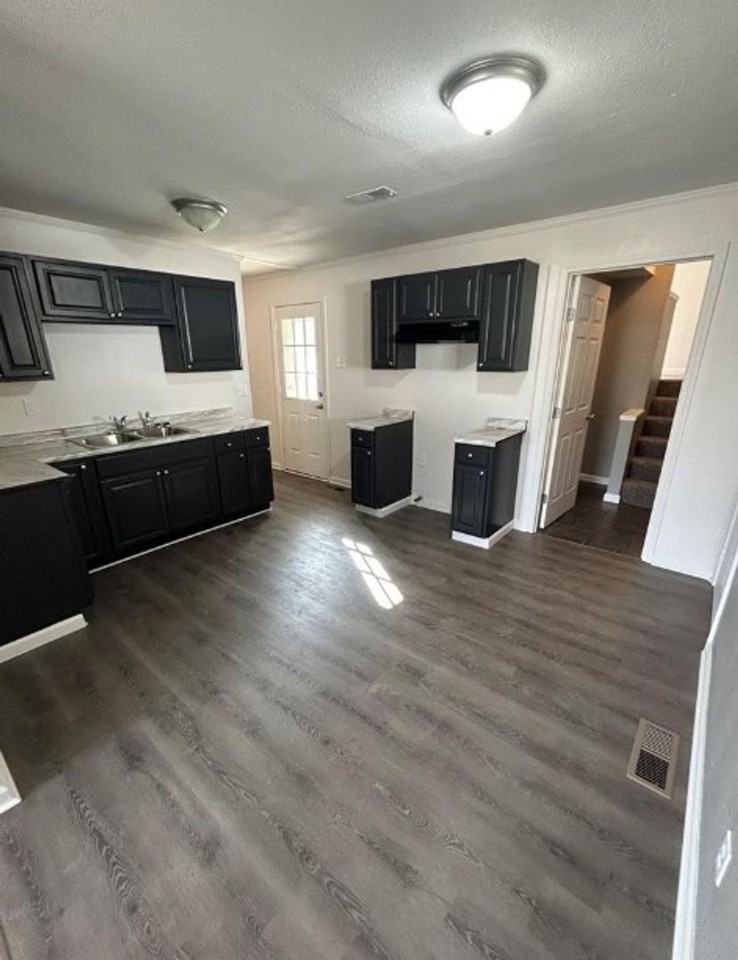 20 Leonard Dr - Photo 3 of 12