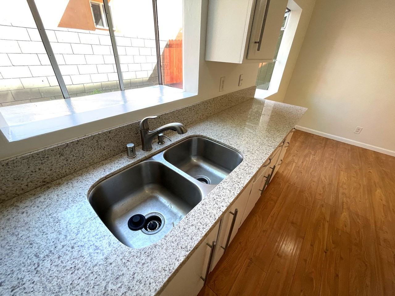 3607 Schaefer St - Photo 3 of 23