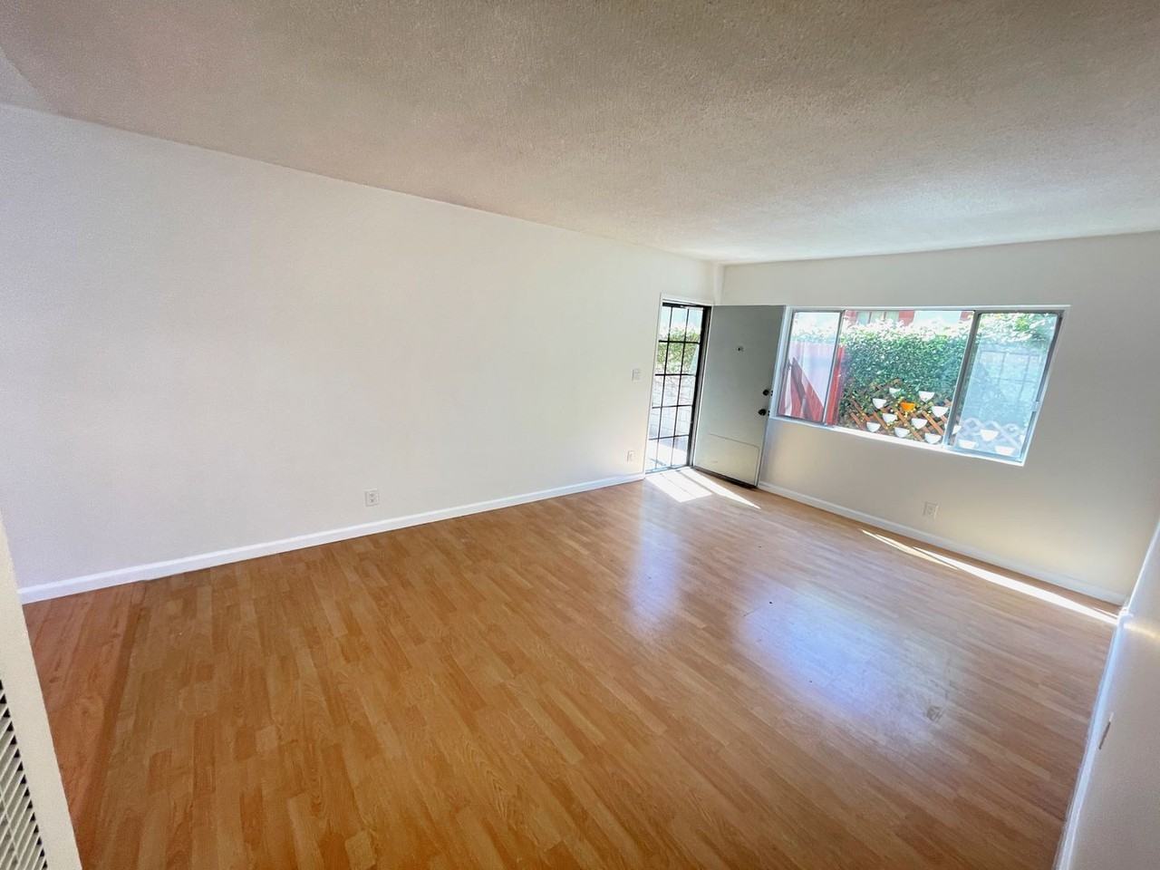 3607 Schaefer St - Photo 5 of 23