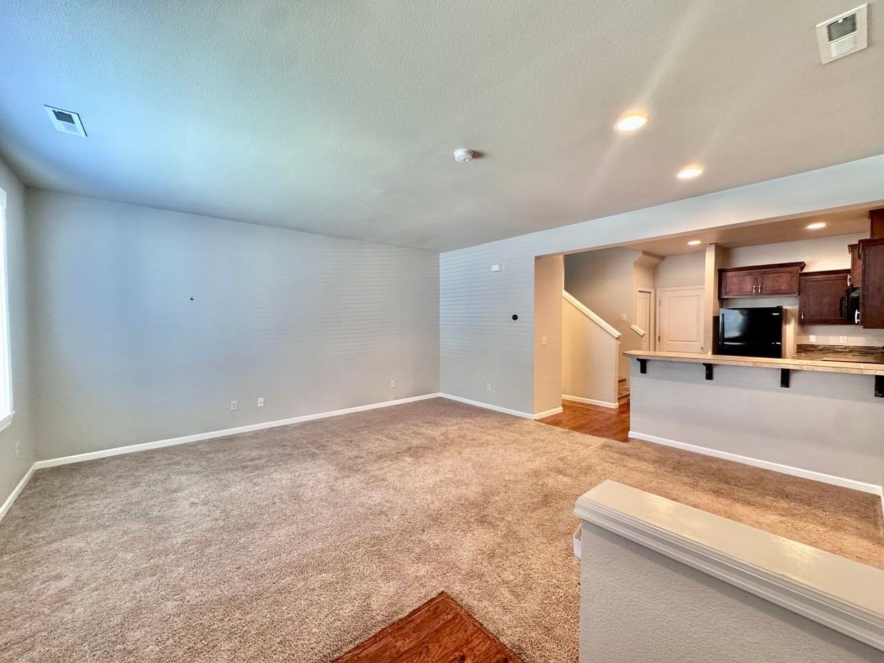207 Ne 52nd St - Photo 4 of 43