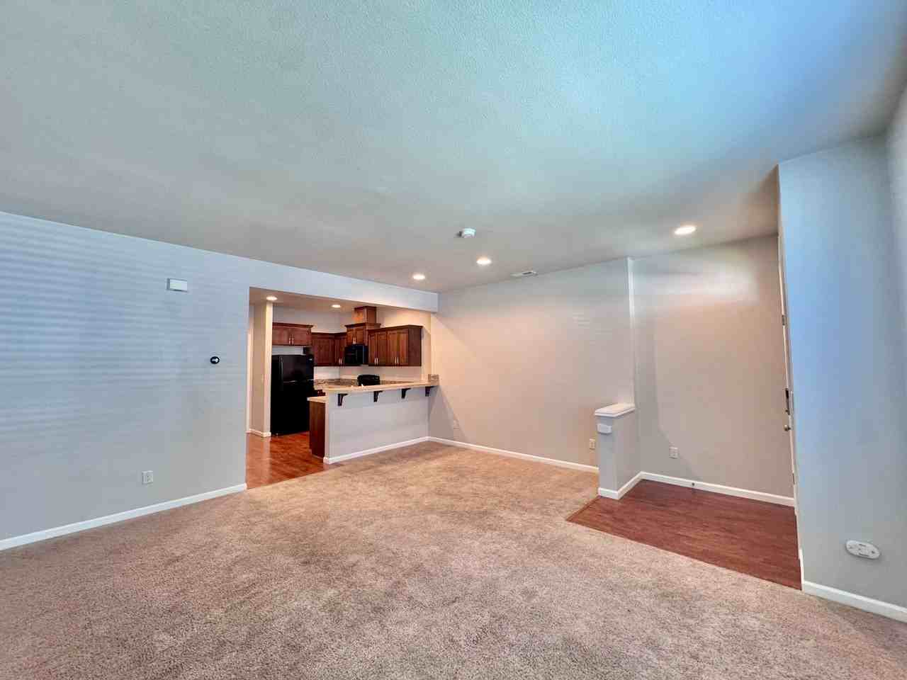 207 Ne 52nd St - Photo 7 of 43
