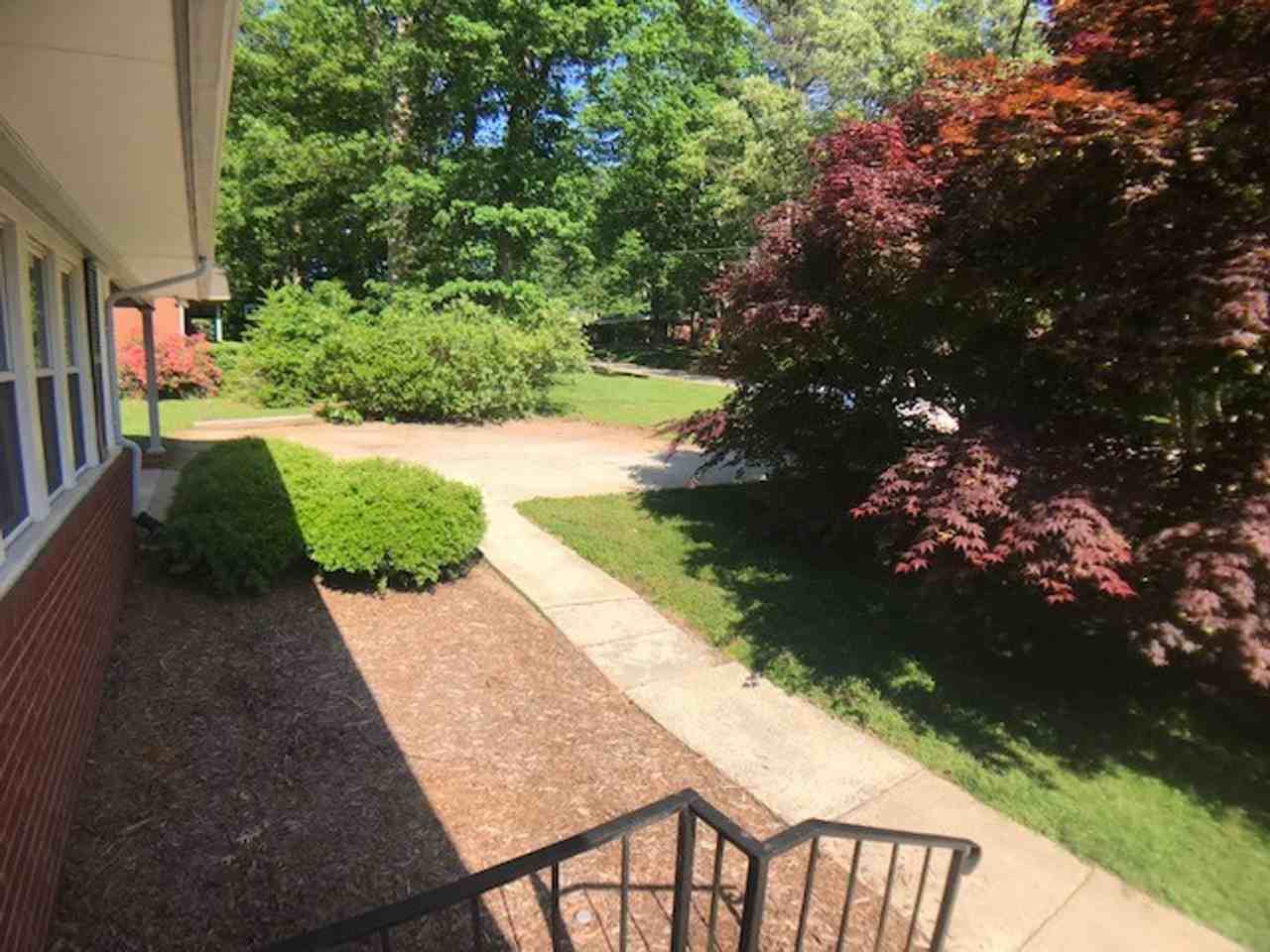 6909 Justice Dr - Photo 3 of 25
