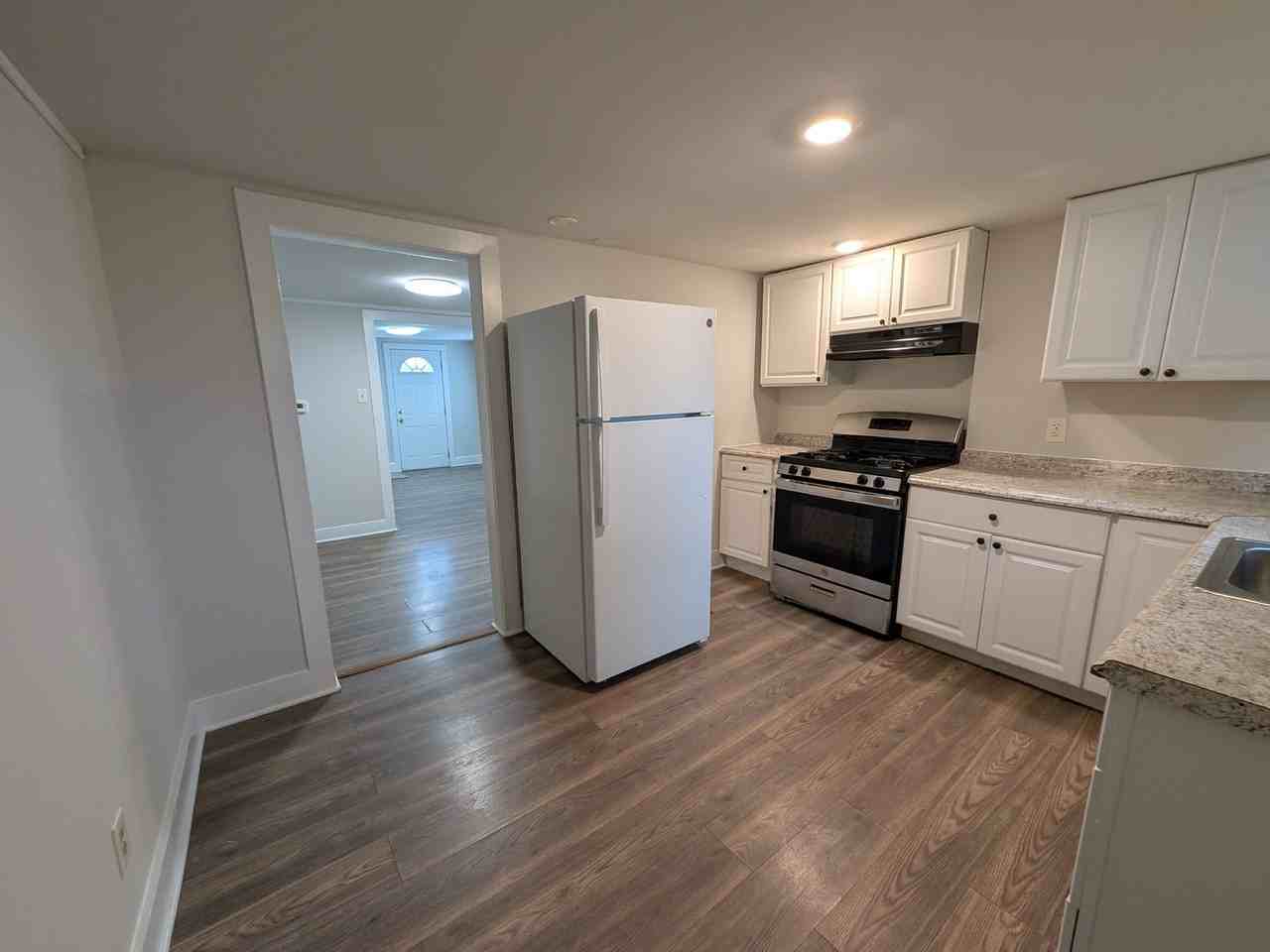417 Lincoln Ave - Photo 5 of 13