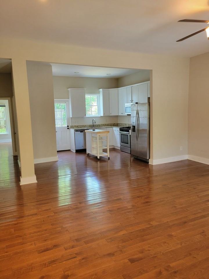 219 E South St - Photo 3 of 14